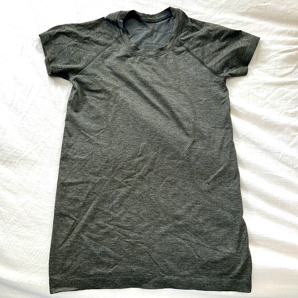 Lululemon short sleeve top